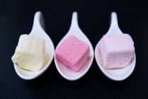 Três cubos de marshmallow — Fotografia de Stock