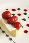 Vanilla parfait with strawberry sorbet — Stock Photo