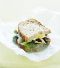 Panino al tonno e uova — Foto stock