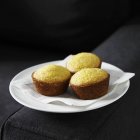Muffins de maíz caseros - foto de stock