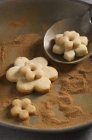 Квітковий shaped печиво — стокове фото