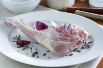 Leg of raw lamb — Stock Photo