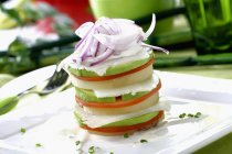 Pastel de pasta vegetal con parmesano - foto de stock