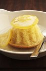 Лимонный пудинг на пару — стоковое фото