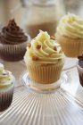 Vanille und Karamell Cupcakes — Stockfoto
