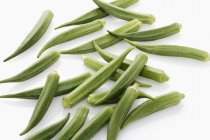 Gousses d'okra vert frais — Photo de stock