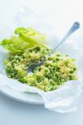 Grüne Zitrone Couscous mit Erbsen — Stockfoto