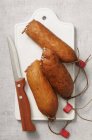 Французские копченые колбаски — стоковое фото