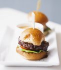 Kobe Carne bovina su piatto bianco — Foto stock