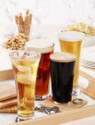 Copos variados de cerveja — Fotografia de Stock