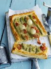 Asparagus tart with tomatoes — Stock Photo