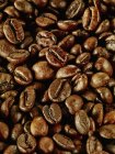 Chicchi di caffè torrefatto — Foto stock