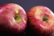 Frische braune Äpfel — Stockfoto