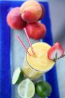 Pfirsich Margarita im Glas — Stockfoto