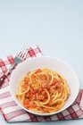 Pâtes spaghetti à la sauce — Photo de stock