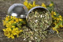 Folhas de chá de goldenrod secas — Fotografia de Stock