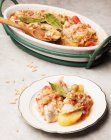 Bacalhau salgado com batatas e azeitonas — Fotografia de Stock