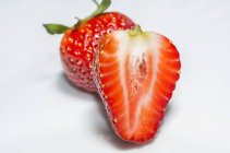 Fresh and juicy strawberries — Stock Photo