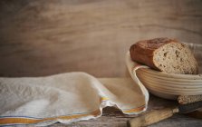 Pan artesanal fresco - foto de stock