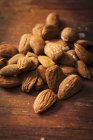 Raw dried almonds — Stock Photo