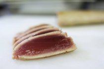 Slices of seared tuna — Stock Photo