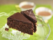 Tranches de gâteau au chocolat sans gluten — Photo de stock