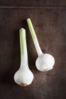 Fresh bulbs of garlic — Stock Photo