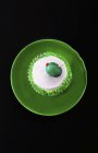 Martini-Cupcake auf Teller — Stockfoto