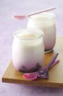 Homemade fruit yoghurt — Stock Photo