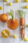 Zumo de zanahoria en vaso - foto de stock