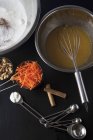 Інгредієнти для морквяних кексів — стокове фото