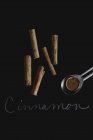 Cinnamon sticks and ground cinnamon — Stock Photo