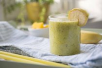 Green smoothie with banana — Stock Photo