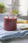 Red smoothie with pears — Stock Photo