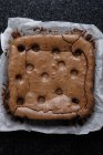 Свежеиспечённый шоколад и карамельное печенье — стоковое фото