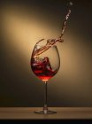 Éclaboussures de vin rouge — Photo de stock