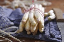 Peeled white asparagus — Stock Photo