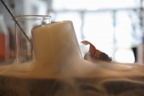 Cocktails et glace sèche — Photo de stock