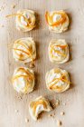 Galletas de pastel de queso con ralladura - foto de stock