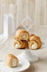 Croissant ripieni sul cavalletto — Foto stock