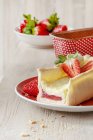 Stuffed cheesecake with strawberries — Stock Photo