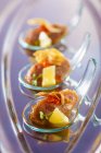 Tuna tartare with keta caviar — Stock Photo