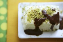 Gâteau à la crème glacée aux pistaches — Photo de stock