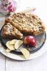 Torta di mele su piatti — Foto stock
