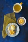 Pasteles con cobertura de naranja y limón - foto de stock
