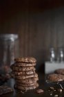 Стопка шоколаду і печива — стокове фото