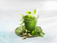 Cucumber and mint smoothies — Stock Photo