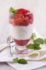 Vanilla dessert with strawberries — Stock Photo