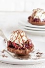 Torte whoopie con ciliegie — Foto stock