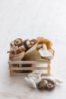 Pilze in Papiertüten — Stockfoto